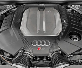 034Motorsport Карбоновые накладки крышки двигателя (2 шт.) Audi C8 RS6/RS7